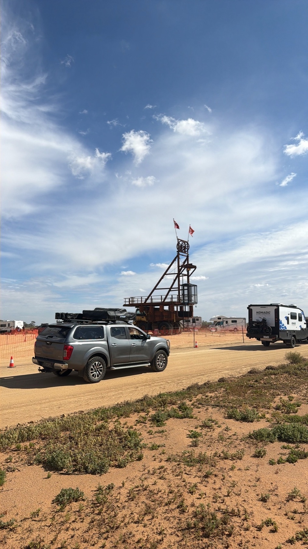 The Shaky Wheels Navara arriving at the Mundi Mundi Bash